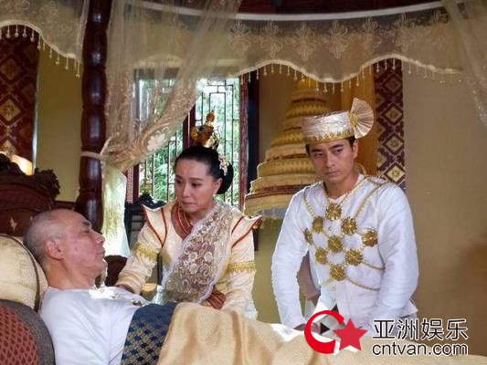 陈龙在该剧中饰演"傣王"刀世勋一角.