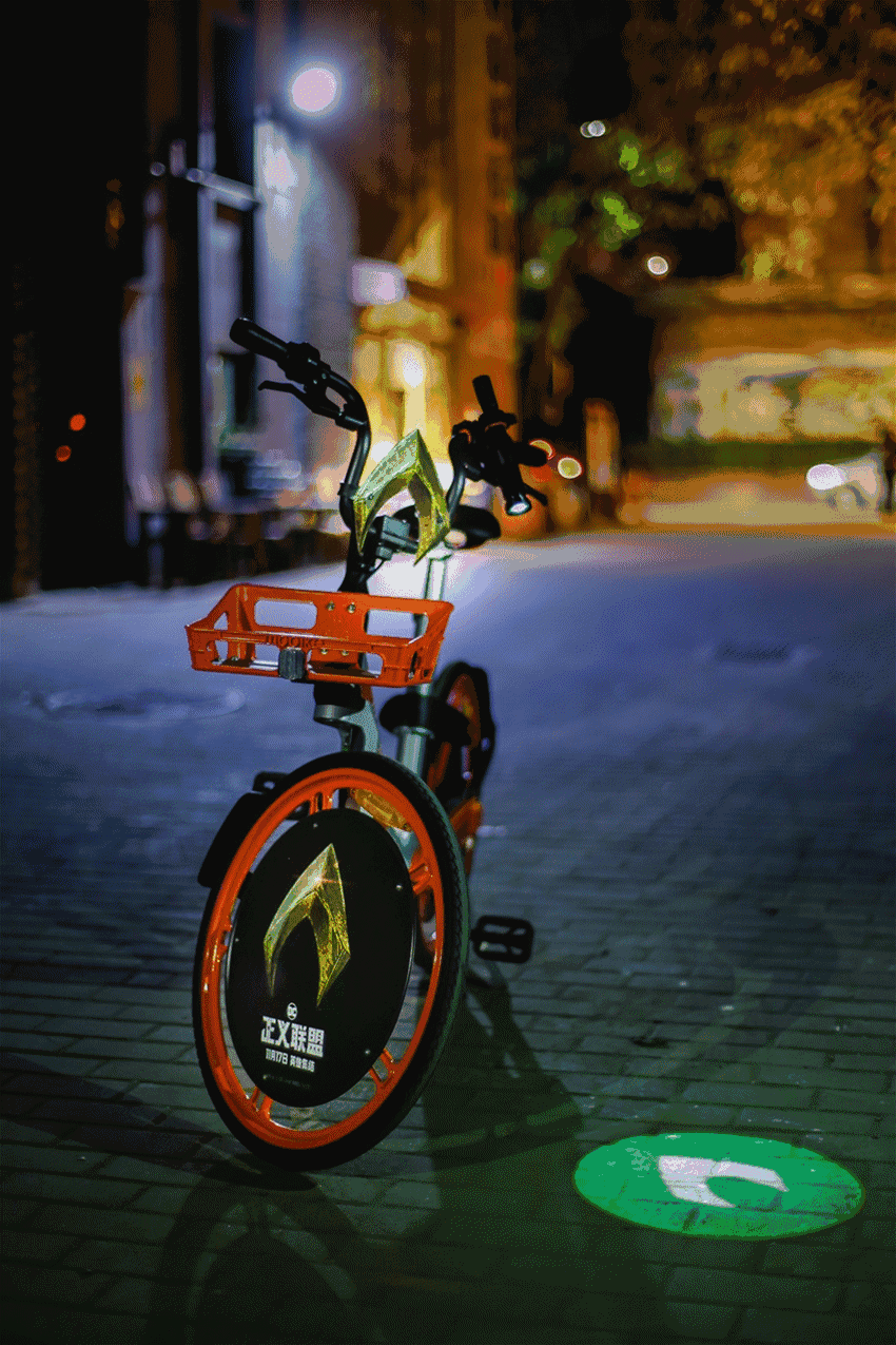 图片中,这些单车采用高翘尾设计,自带鼓风机效果,超现实未来感.