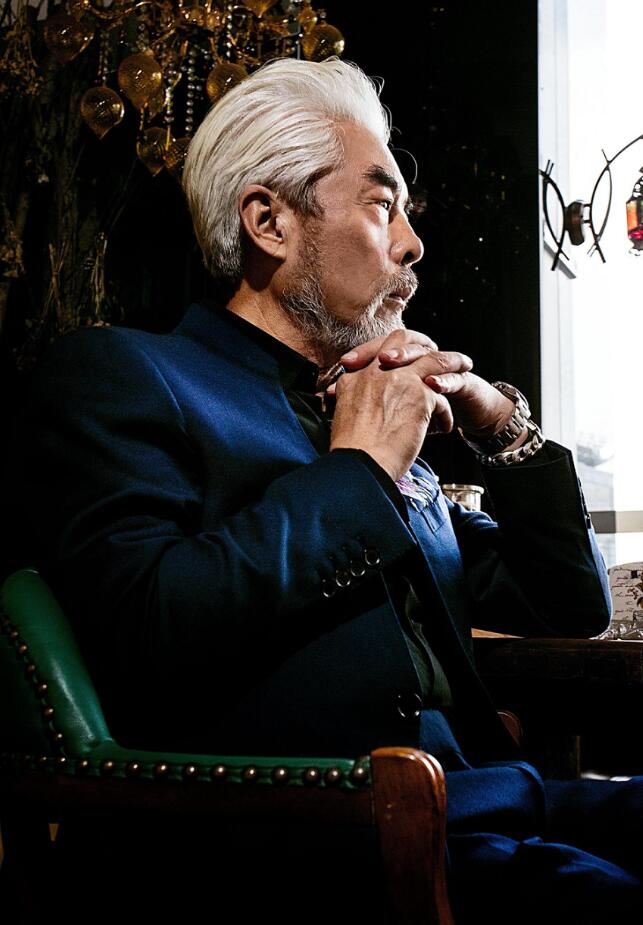 潮叔张双利再爆时尚大片,轻松演绎绅士魅力