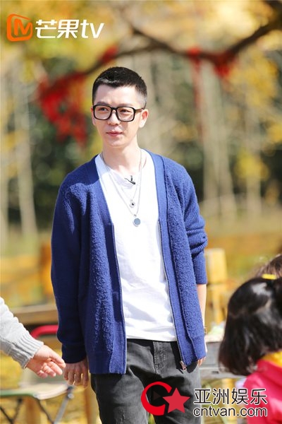 宝贝的新朋友王栎鑫人气不敌张杰演唱会被拆台