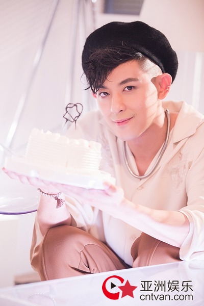 敖犬《mygirl》上线细唱情伤鬼鬼助阵mv首献初吻