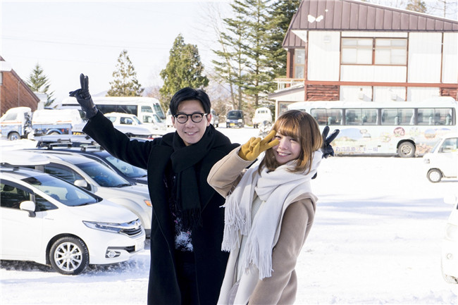 品冠言外之意mv浪漫首播化身音乐旅人追逐爱情回忆