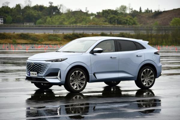 长安UNI-K新增车型上市 售价14.59-17.29万元