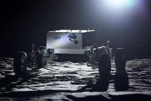 日产纯电动全轮精准控制技术助力提升月球探测车的月表行驶性能