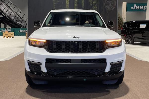 2022芝加哥车展：Jeep全新大切诺基L黑色特别版亮相