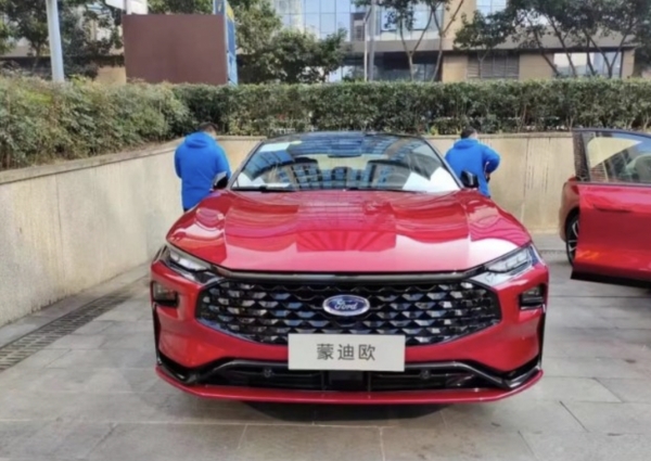 福特蒙迪欧ST-Line实车图曝光 将于2022上半年上市