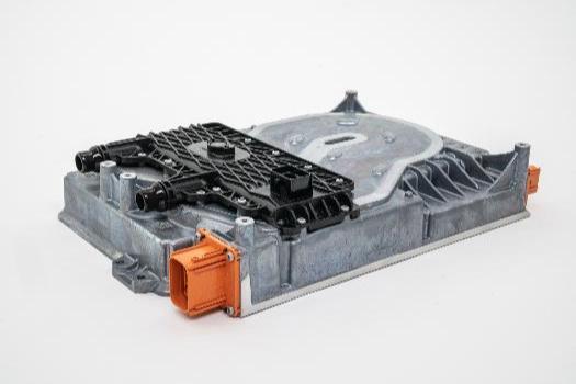制造商在电池外壳和部件中使用塑料 以减轻车重/增加续航