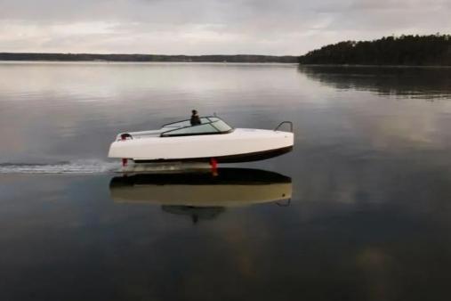 极星为瑞典电动水翼艇制造商Candela供应电池