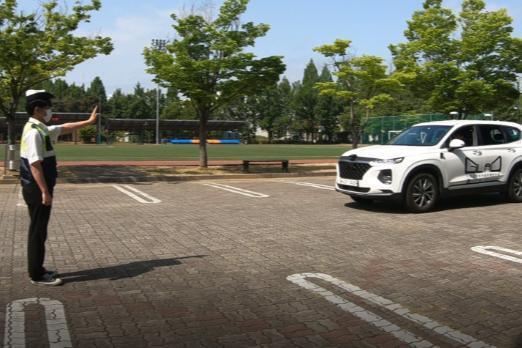 韩国GIST成功构建全球最大的自动驾驶汽车停止手势信号数据库