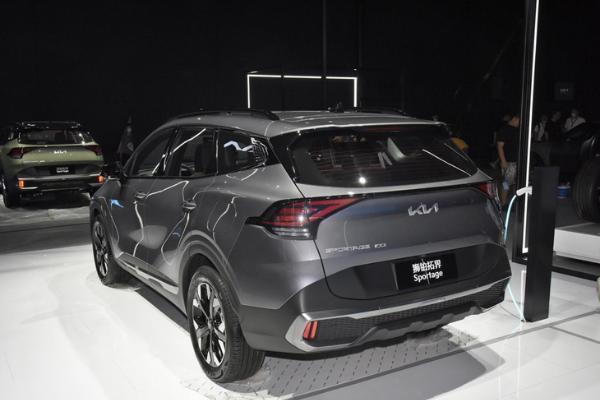 起亚狮铂拓界将年底交付 搭2.0T发动机 定位紧凑级SUV