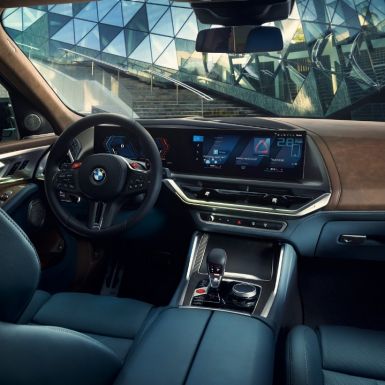 全新BMW XM全球首发，高性能旗舰SUV预售236万！