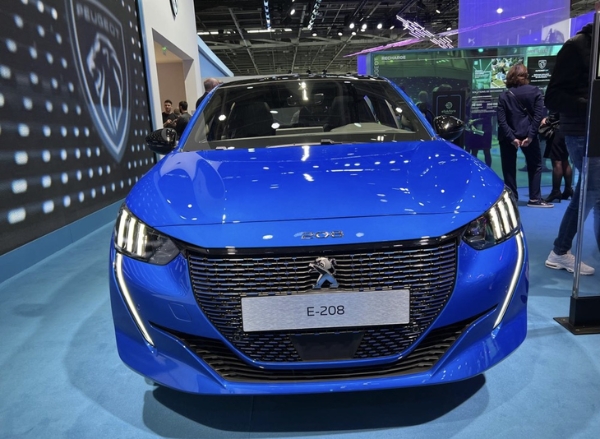 2022巴黎车展：新款标致e-208正式发布