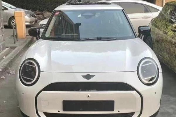 长城宝马首款车型12月21日下线，基于MINI COOPER SE打造，对标smart精灵#1