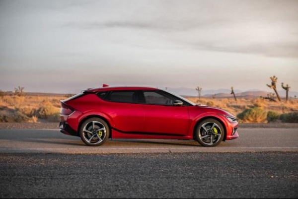 斩获多项设计类顶级大奖 起亚EV6引领纯电车设计未来趋势