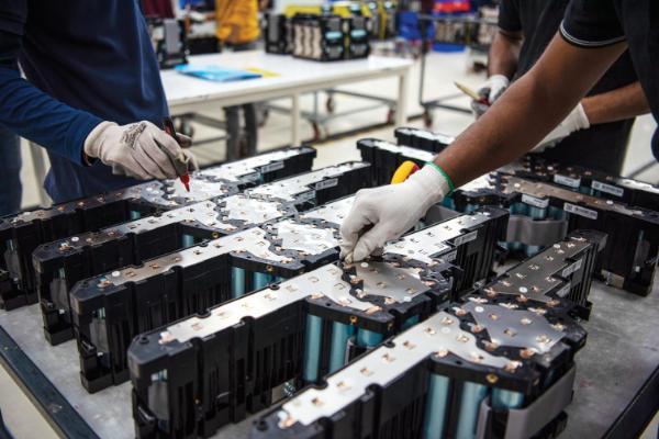 塔塔为英国电池厂寻找合作伙伴，将为捷豹路虎电动汽车供应电池
