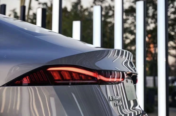 上汽荣威D7正式上市 售12.18万起 未来3年推8款新车