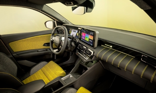 Renault 5 embargo interior.jpg
