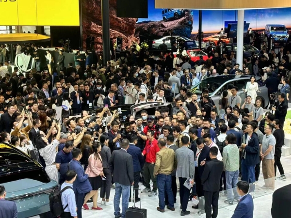 限时预售权益价格17.48万元起，阿尔法S5闪耀2024北京车展