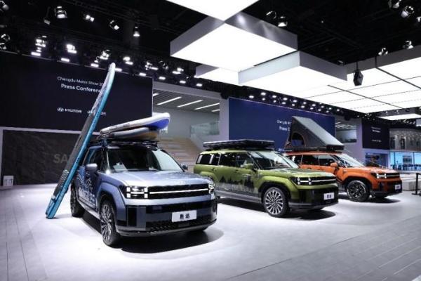 “户外轻野中大型SUV”北京现代第五代胜达上市 售价19.58万元起