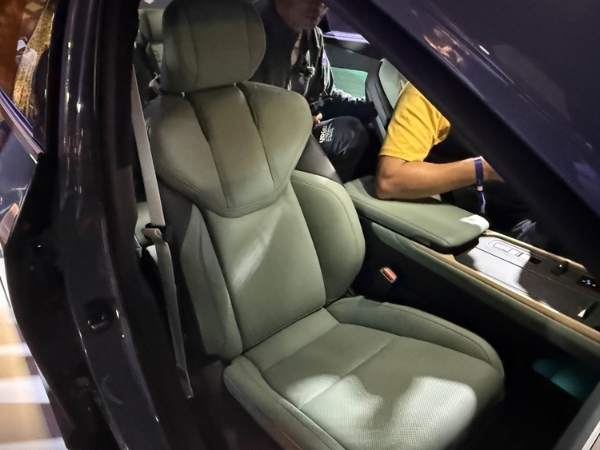autohomecar__CjIFVGgyvxOAJg1iABIussf1TgI787.jpg