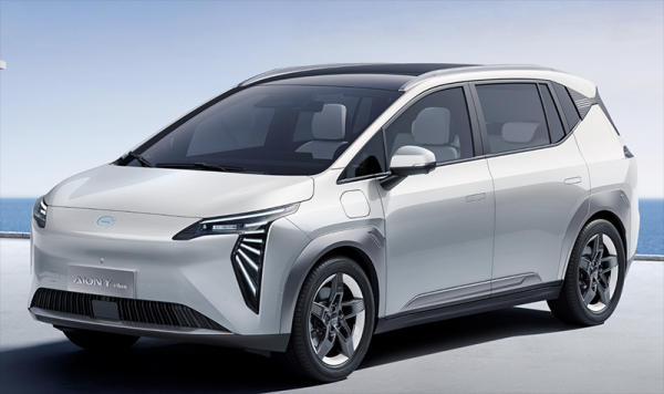 埃安2025款AION Y Plus上市 售价9.98-12.38万