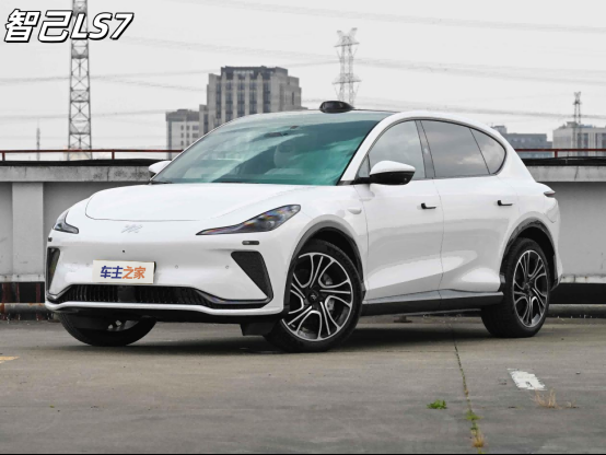 智己LS7焕新版上市权益价32.99万元 它究竟比LS6贵在哪?