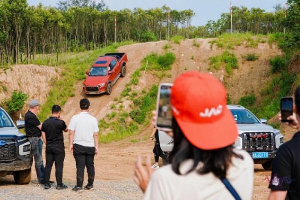 JAC DAY 2025：以“向往”为引擎，书写中国皮卡的创新传奇