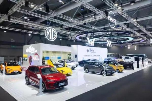 上汽用半年时间，展现出中国汽车“头雁”的变革伟力_汽车公社