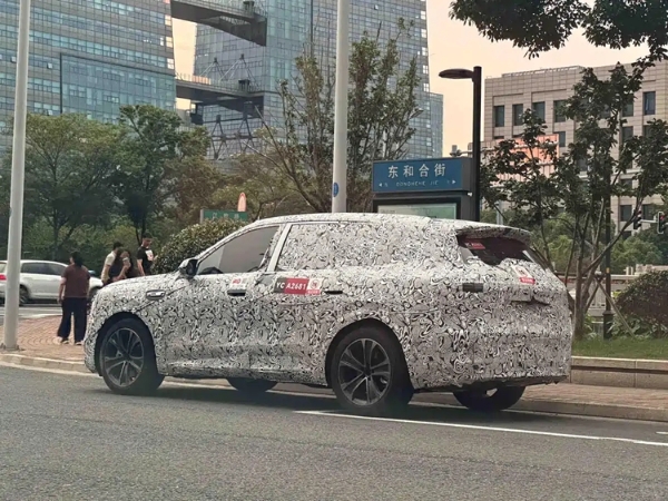 1200x0_autohomecar__ChxoHmhrbbCASf2QAAmOxIjXVik692_副本.jpg