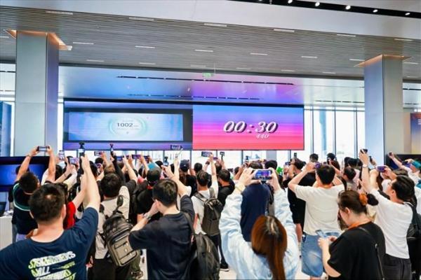 比亚迪汉家族交付破百万，汉L赛道体验日引爆性能狂欢
