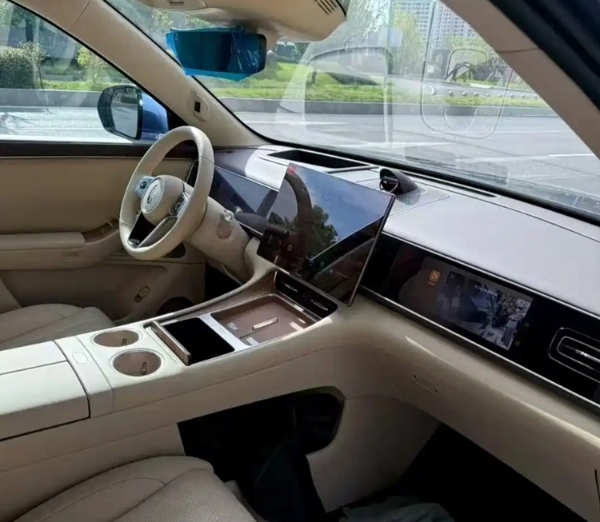 1200x0_1_autohomecar__ChtpWGiqfGqAeOTEAAPyXXGj5tY46_副本.jpg