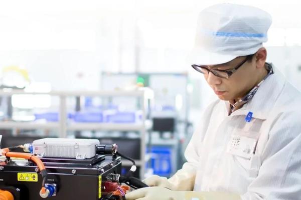换一个电池包要十几万！新能源汽车售后困局如何破？