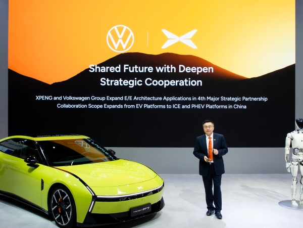IAA 2025 | 何小鹏：我们不是“卖货空军”，而是“扎根陆军”