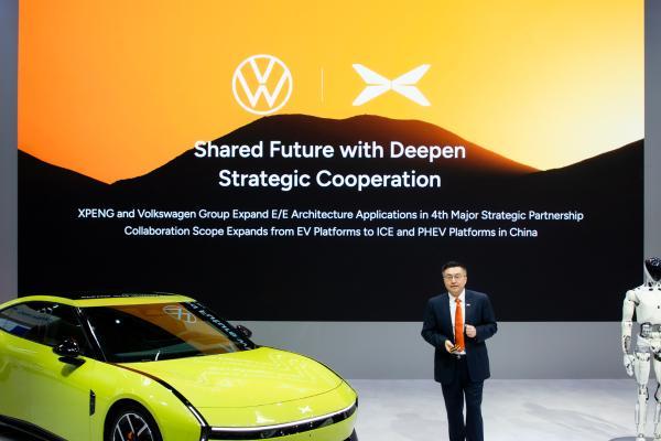 IAA 2025 | 何小鹏：我们不是“卖货空军”，而是“扎根陆军”