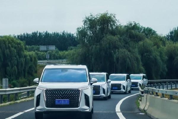 上汽大通G90护航2025北京服贸会，国宾品质助力全球服务贸易交流