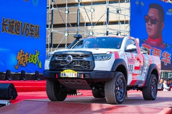 2025敦耐赛开启，魏建军亲驾哈弗H9柴油版率队出征T2组