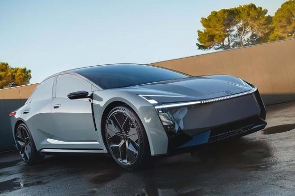 定位家用跑车？卡罗拉概念车亮相东京车展