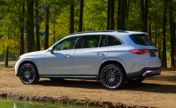 2026款奔驰GLC长轴距版上市 配置升级