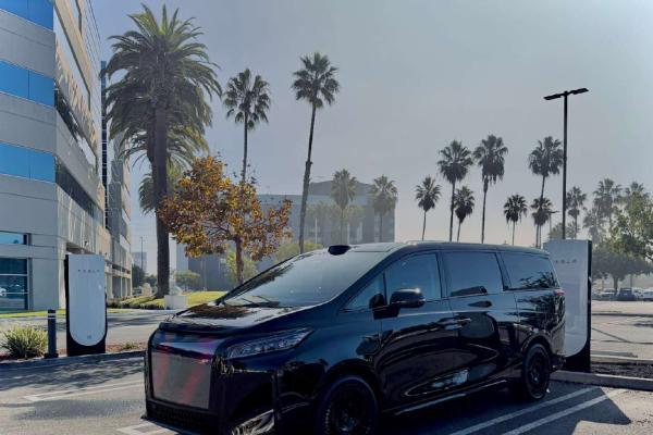 可使用特斯拉超充网络，FF和FX与特斯拉就充电标准达成合作