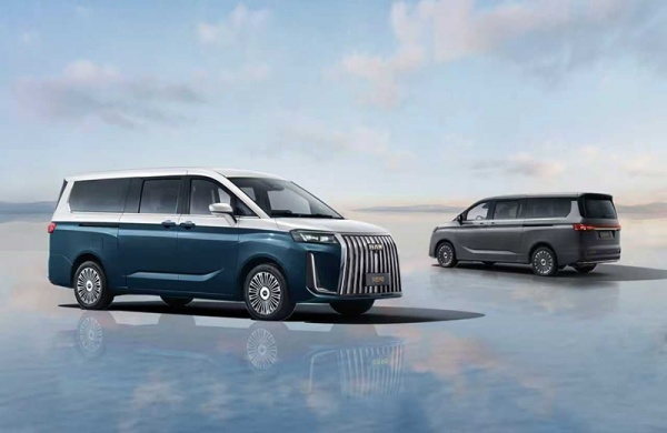 北京汽车制造厂锐胜M8上市 售价15.98-22.98万