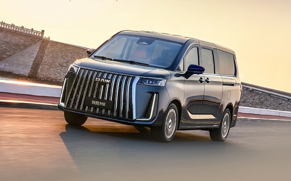 北京汽车制造厂锐胜M8上市 售价15.98-22.98万