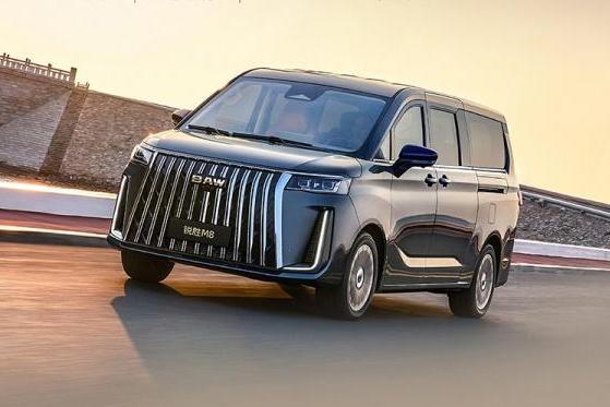 北京汽车制造厂锐胜M8上市 售价15.98-22.98万