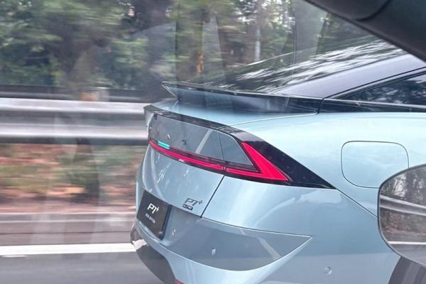 小鹏P7+增程版实车图曝光 搭载1.5T增程动力