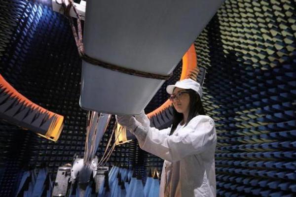 华为发布ICNMaster MDAF解决方案 引入MoM混合模型架构