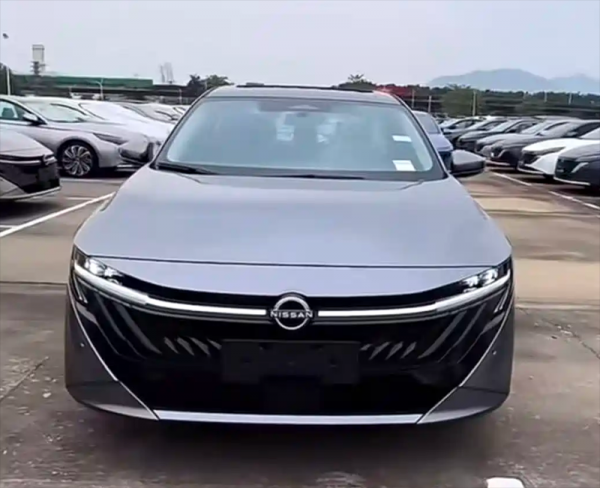 东风日产全新轩逸实车曝光 延续海外版造型