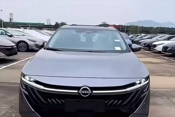 东风日产全新轩逸实车曝光 延续海外版造型