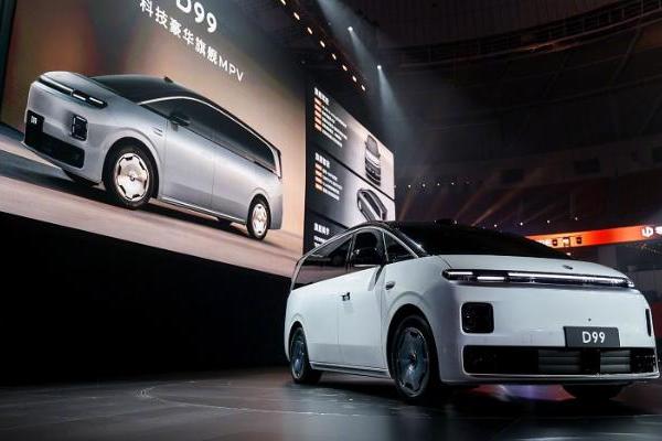 零跑发布首款MPV D99！明年挑战100万销量目标？