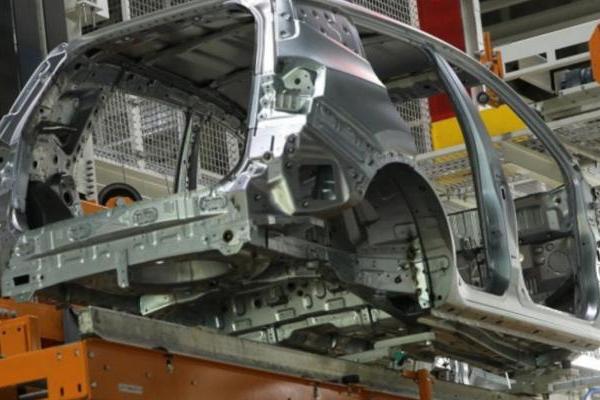 专家警示冬季车辆误操作风险：雪地打滑或致多系统损伤