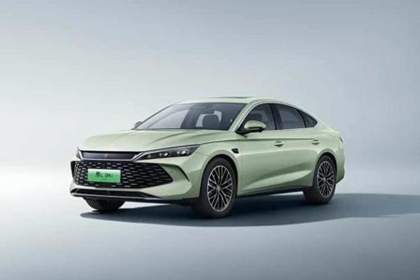 比亚迪推出大电池插混车，价格控制在10万左右，2026刚开年就开卷了？