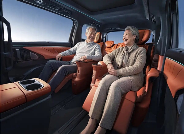 2026款广汽传祺M8 HEV上市 售价21.98-23.98万